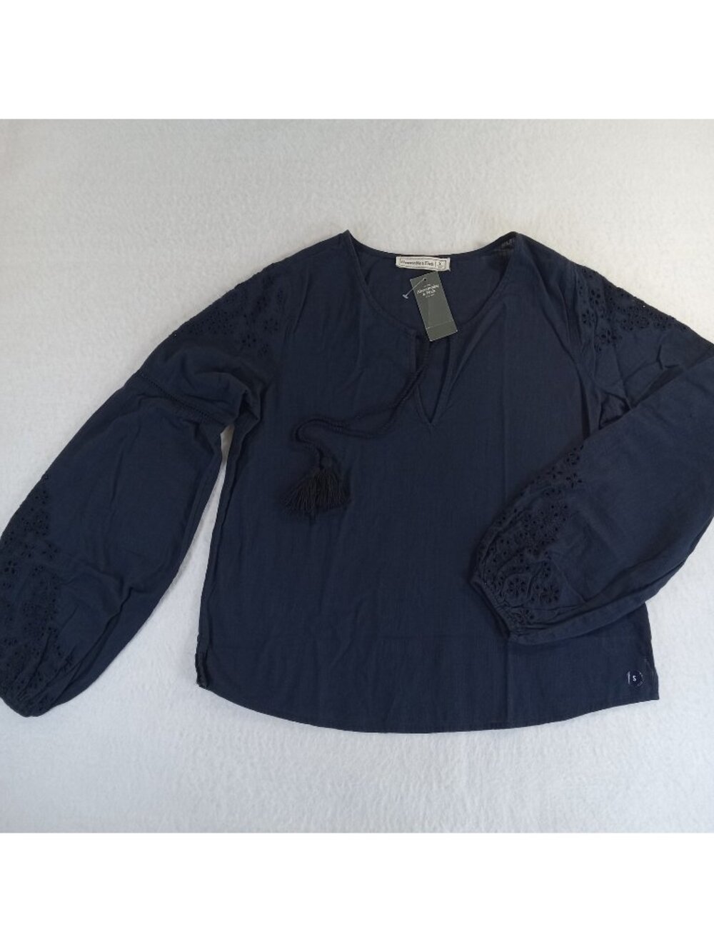 Abercrombie & Fitch Women's Navy Blue Eyelet Peasant Blouse Top Small S NWT